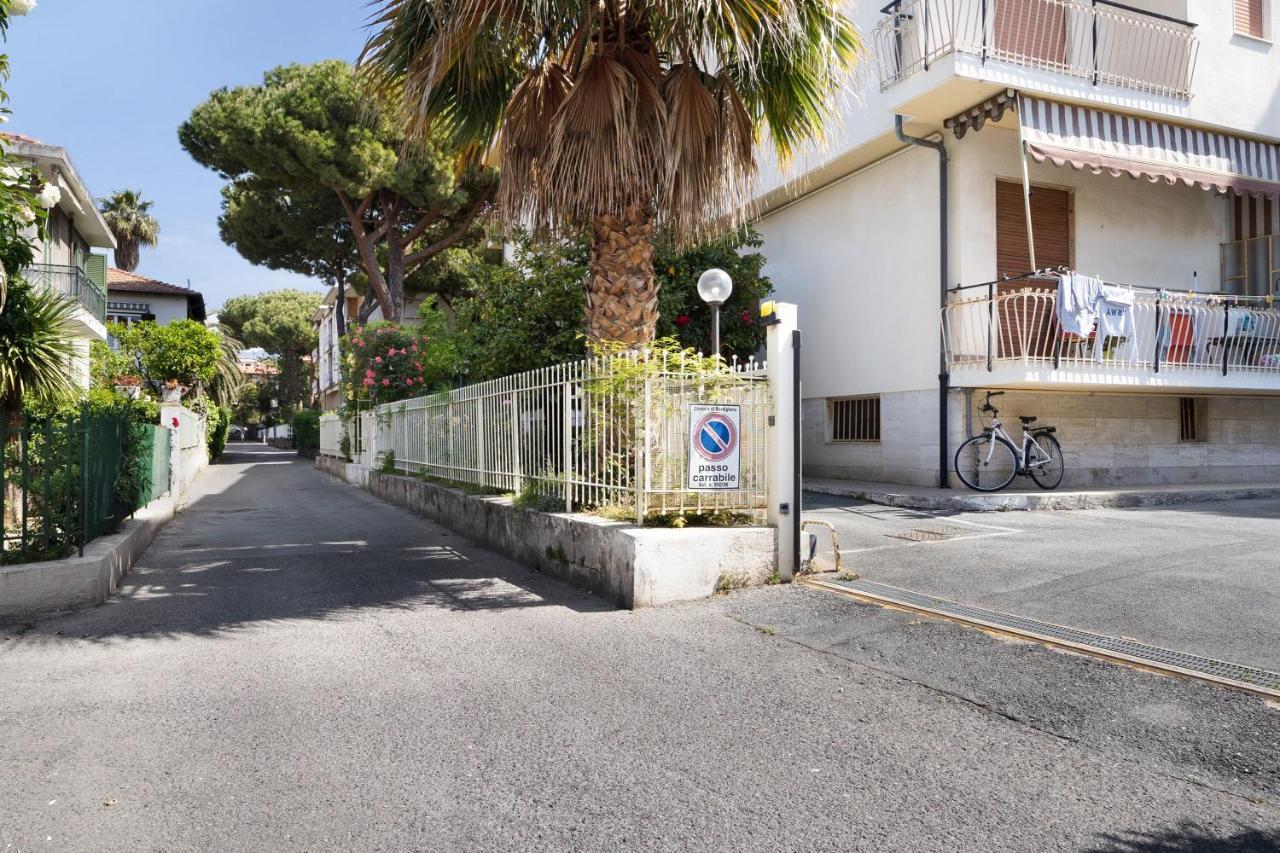 Casa Serena 12 Bordighera Exterior photo